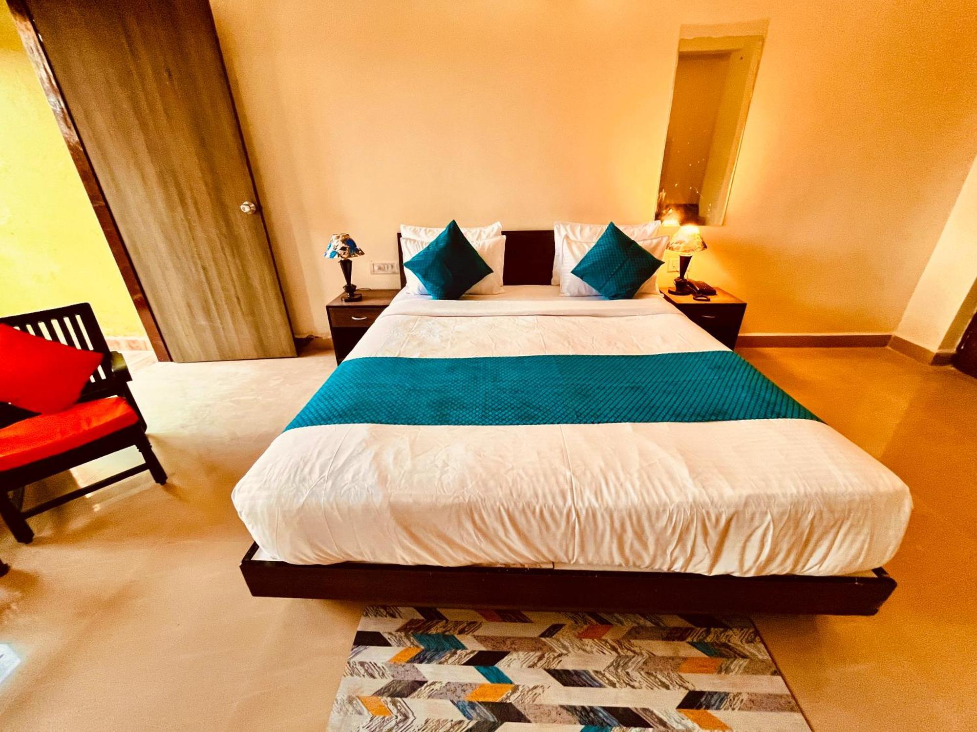 Summer Beach Resort, Goa - #Near Baga Beach #Swimming Pool #Garden #Bar #Lift #Premium Rooms #Property Of The Year #70565-84665 Calangute Exterior photo