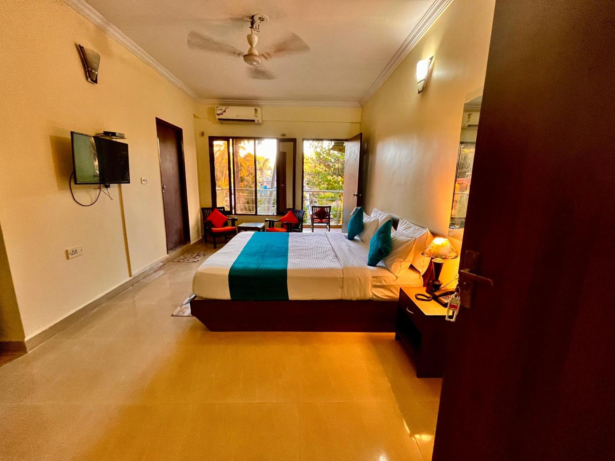 Summer Beach Resort, Goa - #Near Baga Beach #Swimming Pool #Garden #Bar #Lift #Premium Rooms #Property Of The Year #70565-84665 Calangute Exterior photo