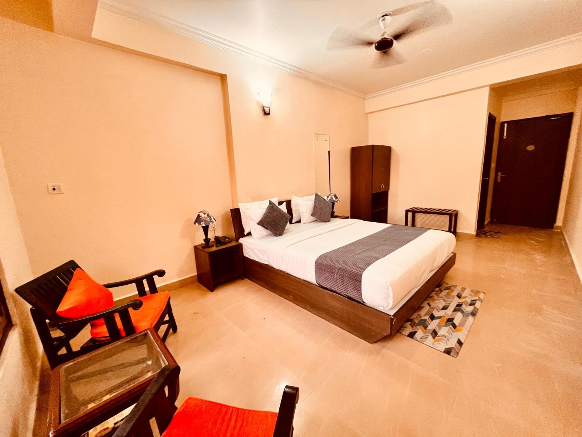 Summer Beach Resort, Goa - #Near Baga Beach #Swimming Pool #Garden #Bar #Lift #Premium Rooms #Property Of The Year #70565-84665 Calangute Exterior photo