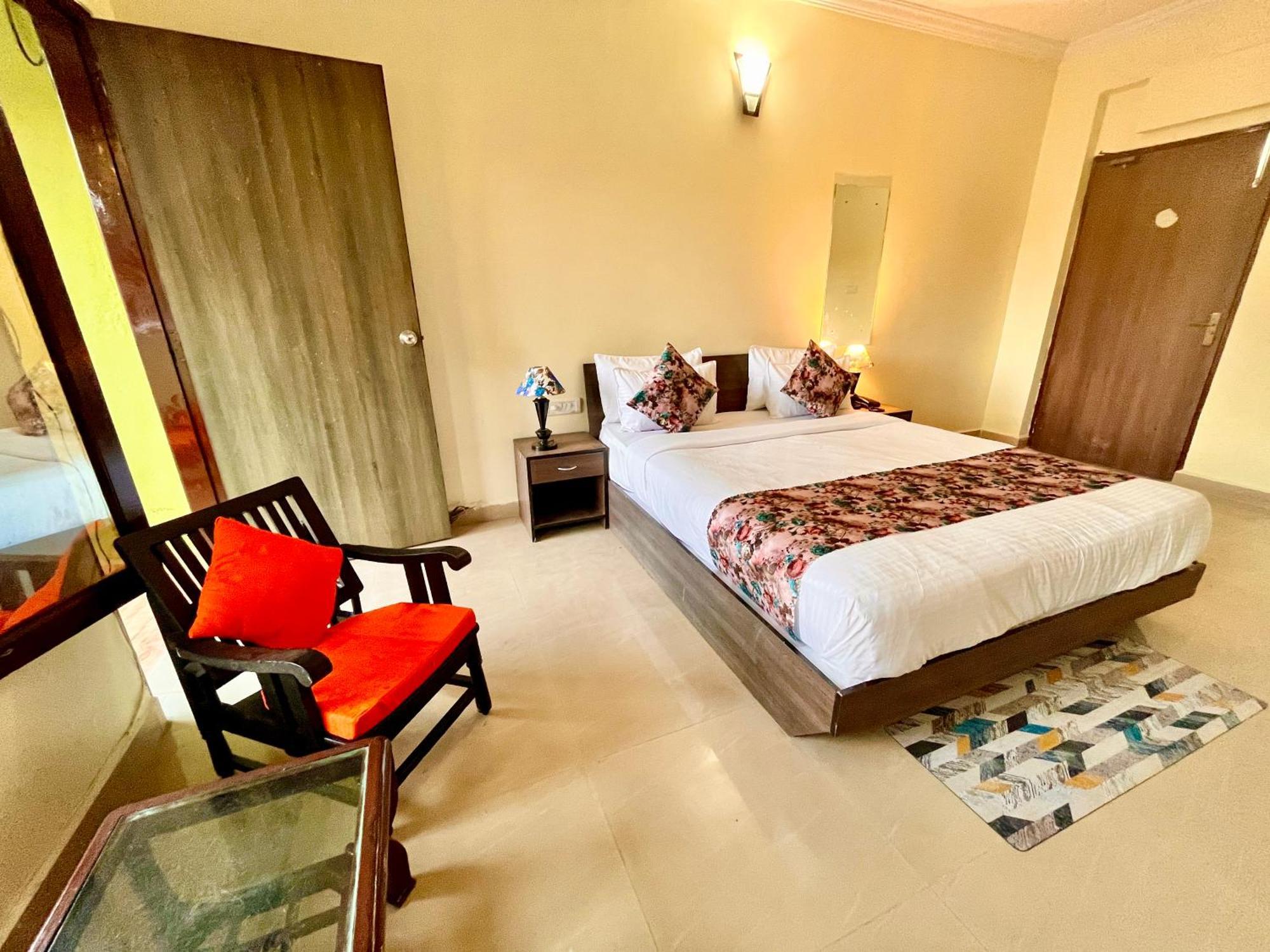 Summer Beach Resort, Goa - #Near Baga Beach #Swimming Pool #Garden #Bar #Lift #Premium Rooms #Property Of The Year #70565-84665 Calangute Exterior photo