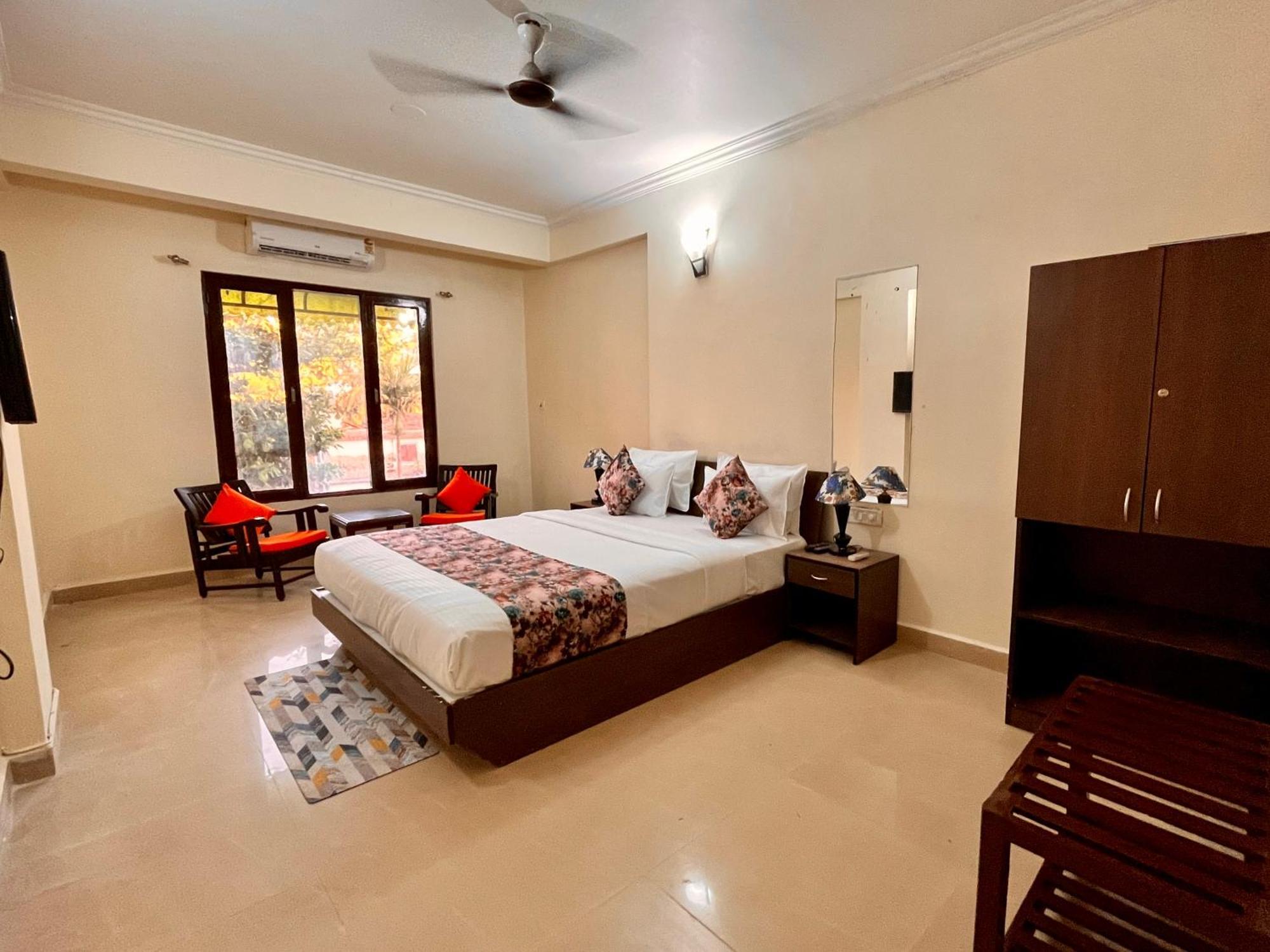 Summer Beach Resort, Goa - #Near Baga Beach #Swimming Pool #Garden #Bar #Lift #Premium Rooms #Property Of The Year #70565-84665 Calangute Exterior photo