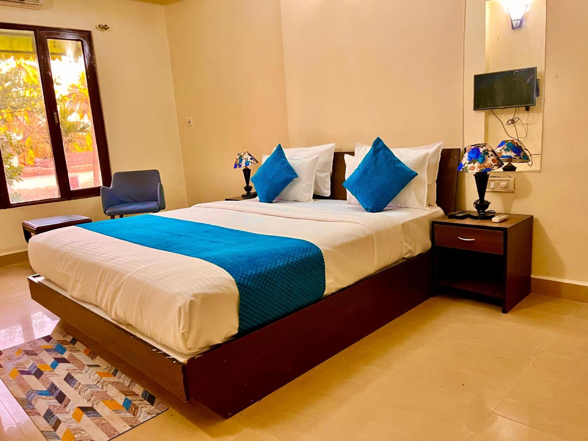 Summer Beach Resort, Goa - #Near Baga Beach #Swimming Pool #Garden #Bar #Lift #Premium Rooms #Property Of The Year #70565-84665 Calangute Exterior photo